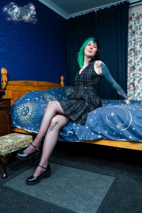 shemale legs beautiful nude images