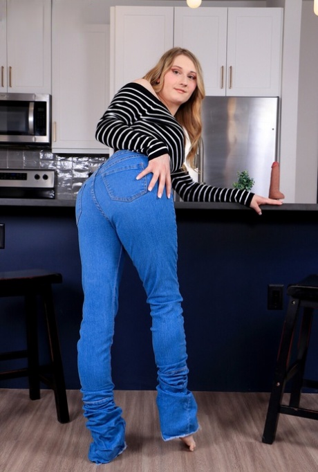 shemale jeans free nude photos