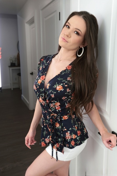 Brünette MILF exklusive schöne bilder