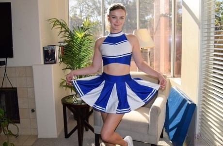 cheerleader hot nude pics