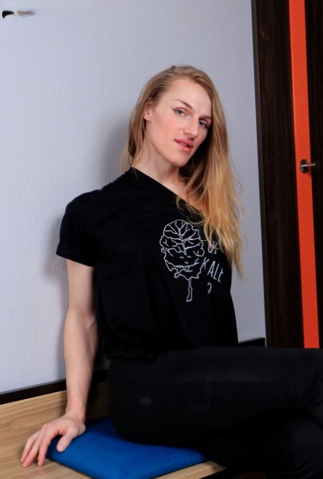 femboy naken gratis img