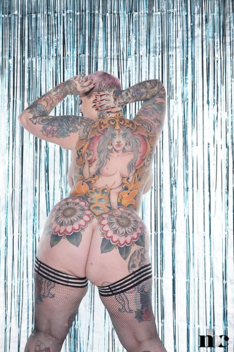 pelirroja tatuada desnudos xxx foto