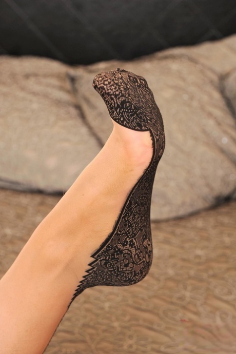 cuckold feet nude photo