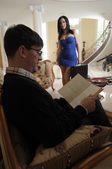 big tits skirt naked img