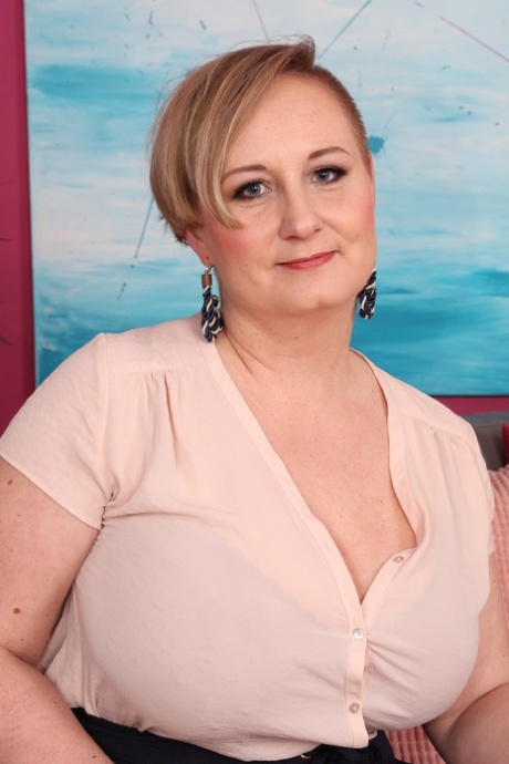 chubby mature sex photo
