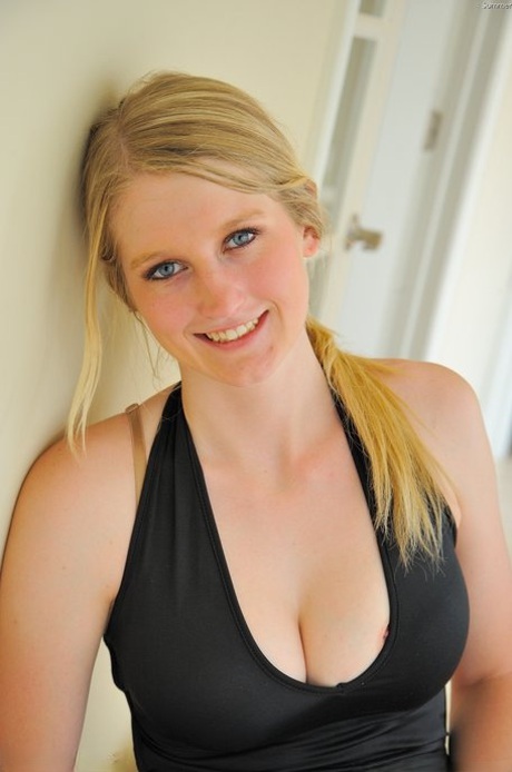 amateur natural tits free xxx gallery