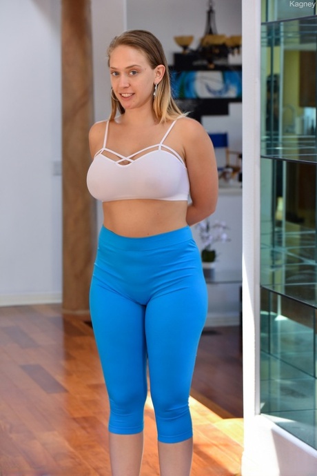 chubby yoga pants beautiful nude pic
