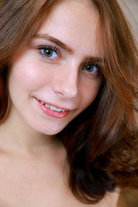 cute face hot nude picture