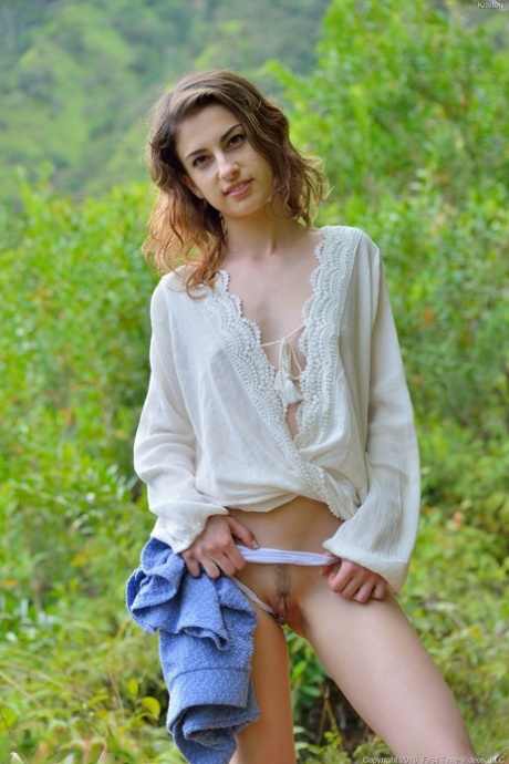 zierliche Teen Muschi nacktheit sexy foto