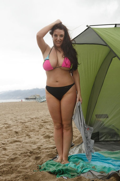 big tits amateur hot nude photos